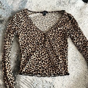 LEAPORD LONG SLEEVE CROP TOP